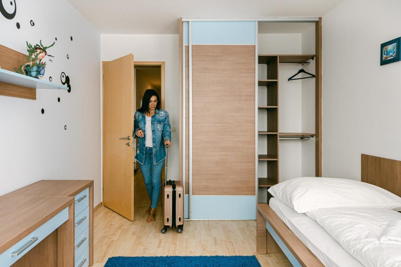Slavic Spacious Apartment Братислава Экстерьер фото