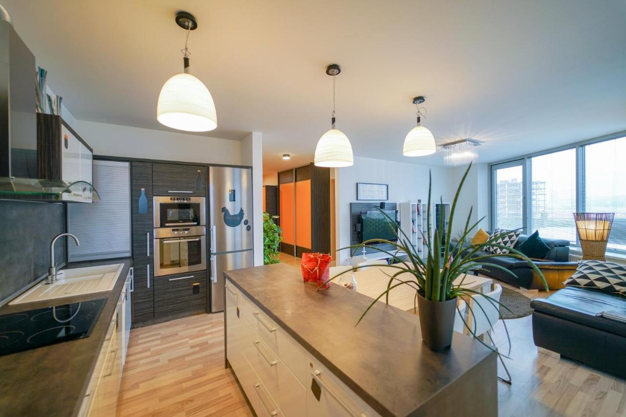 Slavic Spacious Apartment Братислава Экстерьер фото